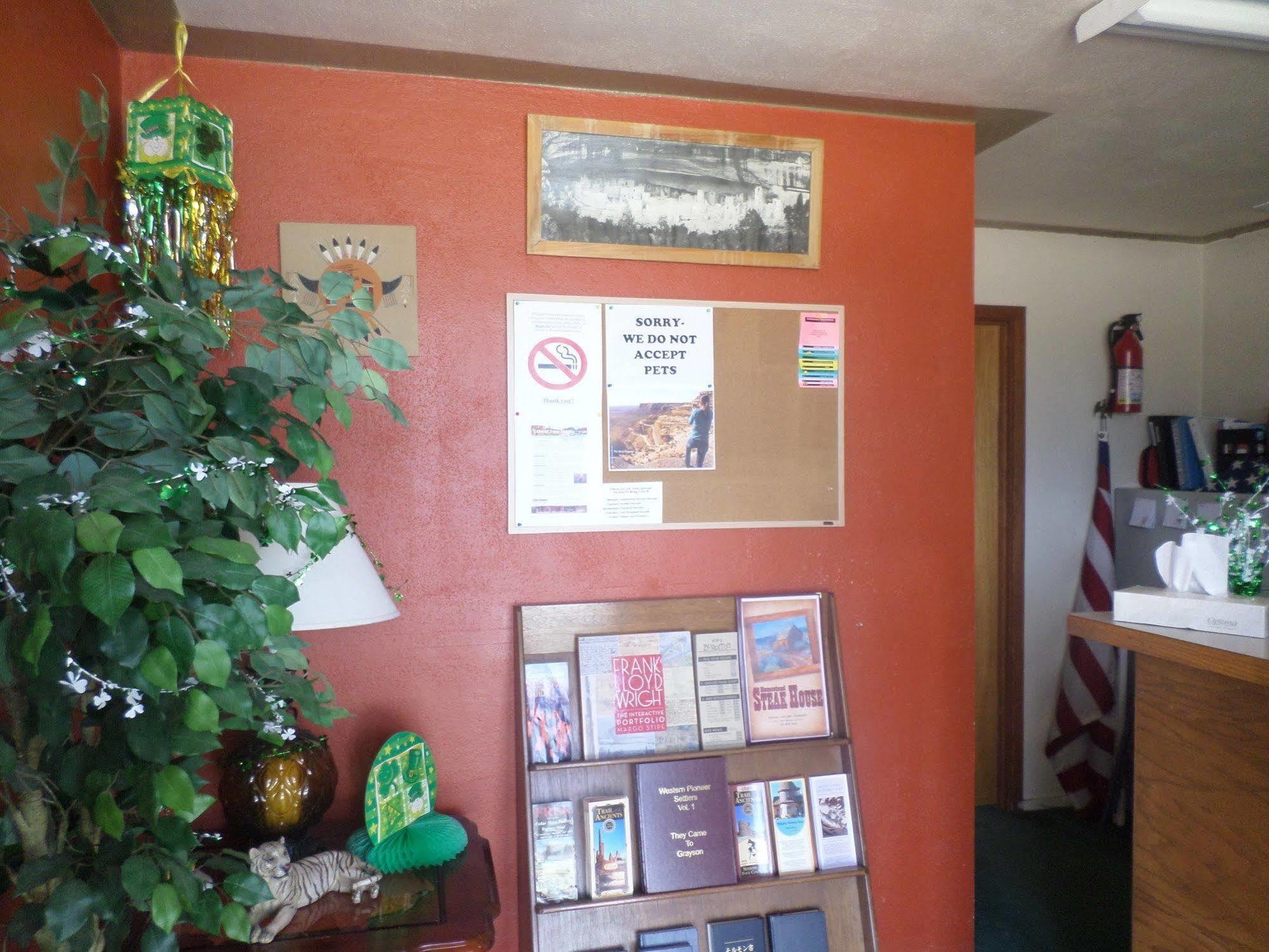 Cliff Palace Motel ブランディング エクステリア 写真